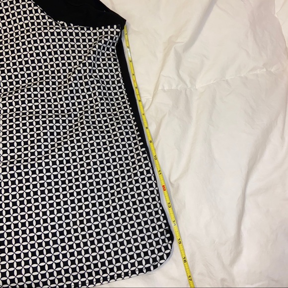 Anne Klein sleeveless top. Black and white top - Picture 4 of 6
